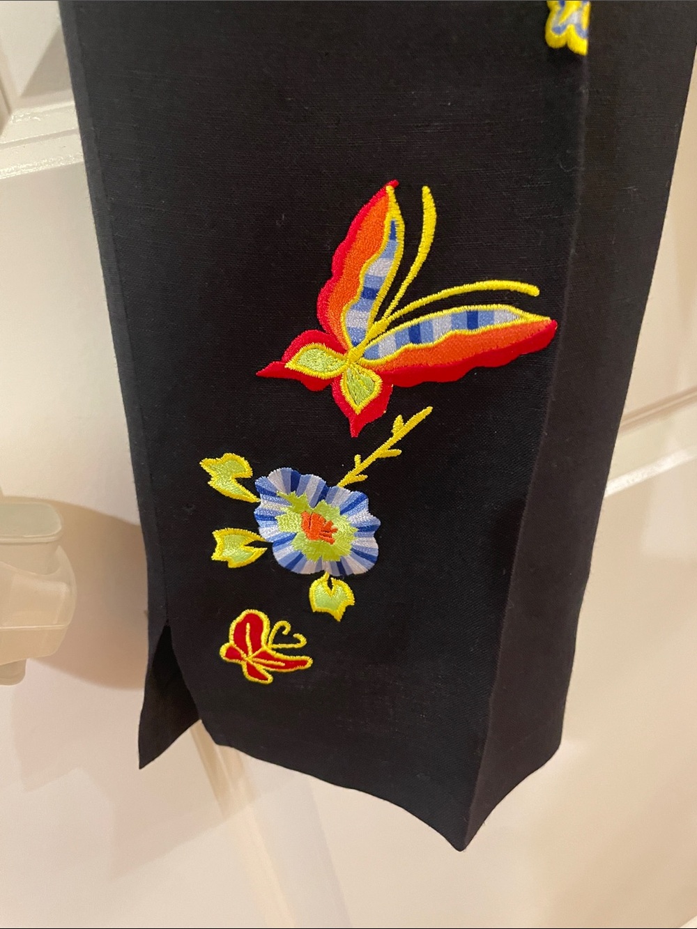 Larry Levine Lined Black Pants Colorful Butterfly & Floral Embroidery, size 8 - Picture 4 of 6